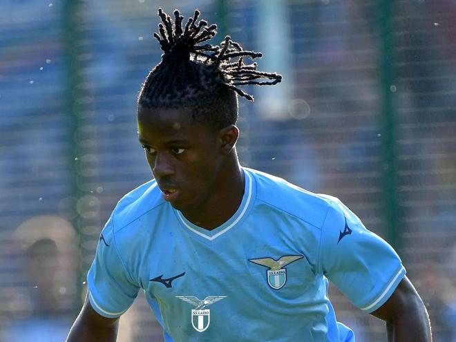 球队努力争 球队努力争