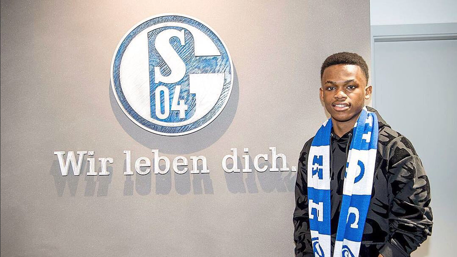 那面由冠军 那面由冠军