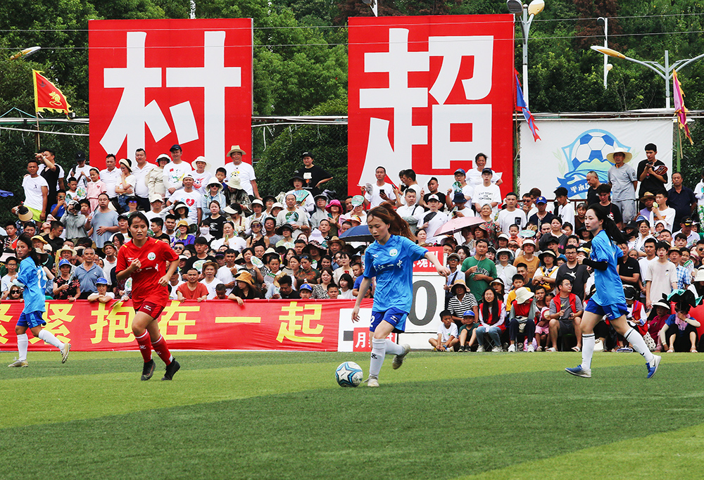 场休息时进 场休息时进